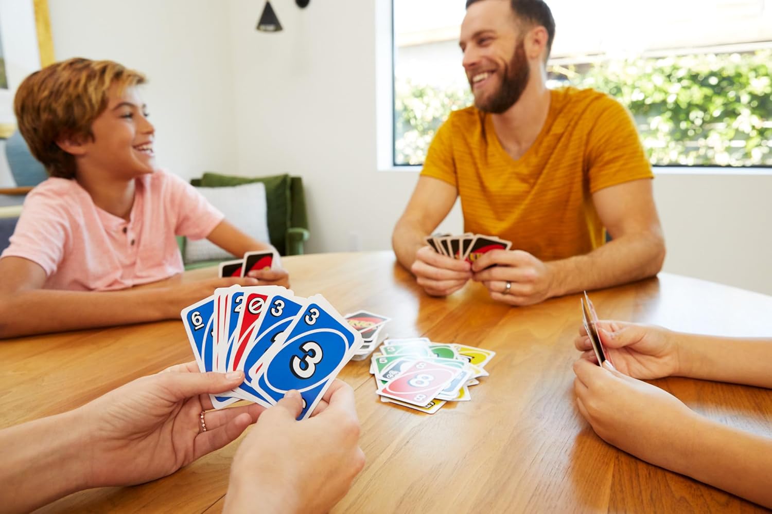 Gioco UNO di Mattel. Un classico che unisce tutti, dai bambini ai nonni. – foto 2